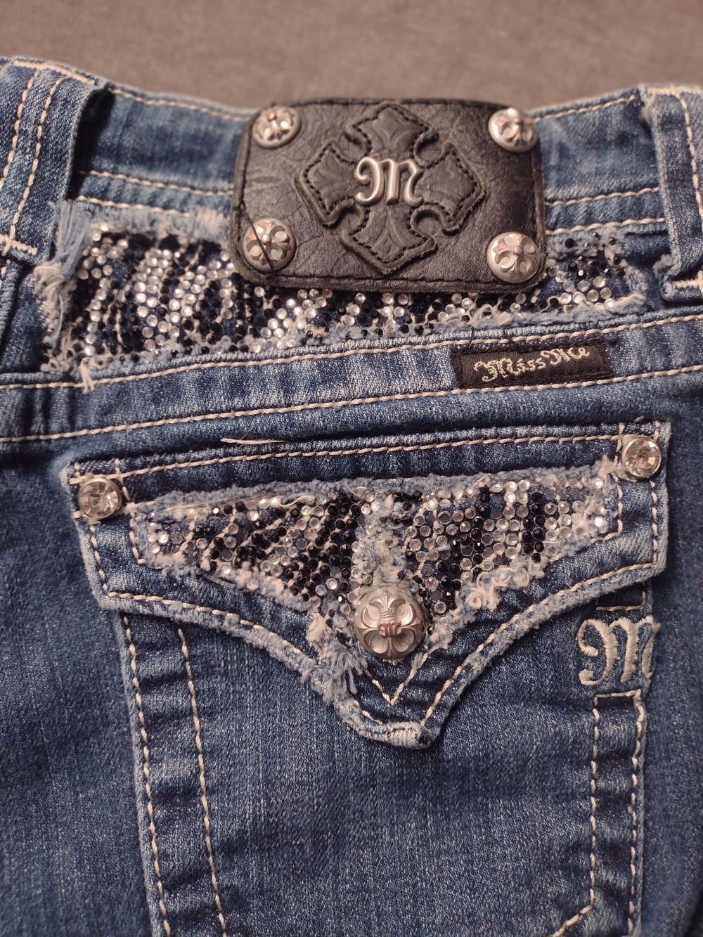 Miss Me 29/30 Buckle JE5351B2R Blue Boot Cut  Embellished Distressed Jeans - Picture 6 of 16